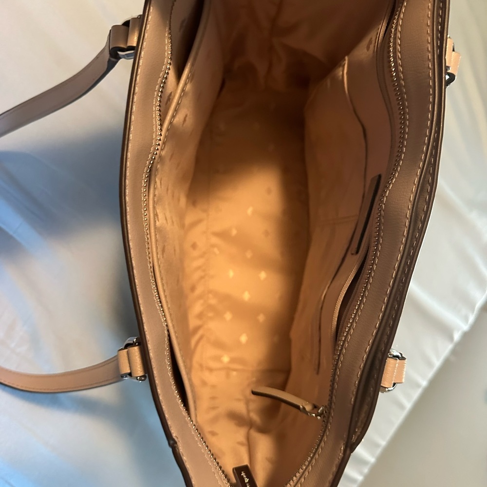 NWOT Kate spade Tote W/ dust bag - Picture 6 of 7